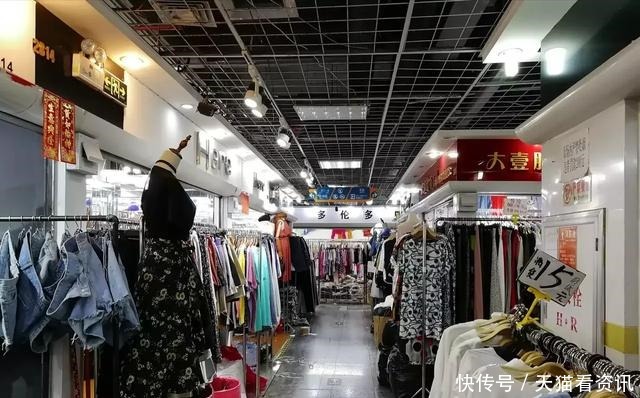 廣州昌崗服裝市場(chǎng),滿大街5元10元漂亮女裝,擺地?cái)偸走x拿貨地